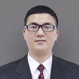 何方/资深律师、专利代理人